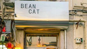 Bean Cat Burger · Beer Shop