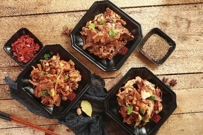 Shenyang Iron Plate Chicken Wings and Skewers