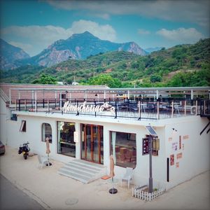 Monet Chuxiao · Premium Coffee