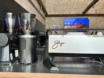 BREWO Coffee & Craft Beer (East Store)