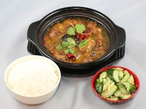 Yangmingyu Stewed Chicken Rice