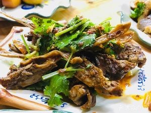 Headless Lao's Delicious Dumplings & Salted Pork Clay Pot Rice (CaiXing Building Store)