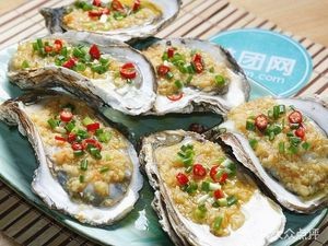 Zhanjiang Specialties: Grilled Skewers, Lobster, Oyster, Stir-fried Rice Noodles
