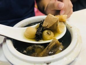 Chaoshan Hong Ji Stone-Milled Rice Noodle Rolls