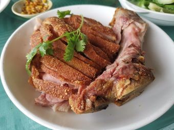 Daojiao Town Dongjiang Fish Pond Cuisine