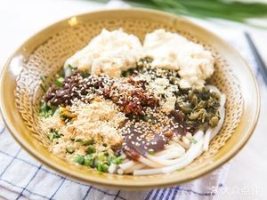 Mile's Braised Chicken Rice Noodles (Ciba Branch)