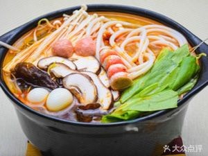 Jiliyuan Yunnan Crossing Rice Noodles (Opposite Residential Area Store)