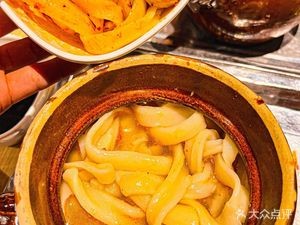 He He Noodle Soup (Far East Mall South District Branch)