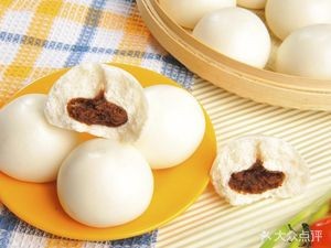 Jiajia Xiang Steamed Buns · Baozi and Congee