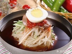 Old Hong Sichuan Spicy Hot Pot & Crossing-the-bridge Rice Noodles (Tongxin Road Branch)