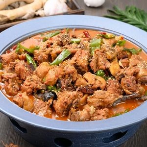 Teng Xiaoqi · Stir-Fried Chicken and Bullfrog Restaurant (Xinhua Branch)