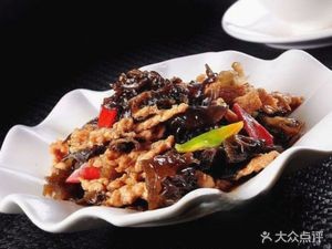 Lanzhou Beef Noodles · Large Chicken Plate