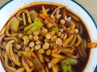 Xinjiang Fried Rice Noodles (Economic & Trade Sixth Canteen No.9 Counter)