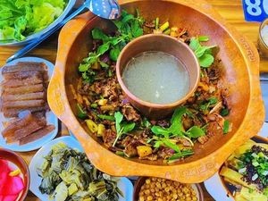 Niu Shuang Dao Panzhou Liu Ji Copper Pot Beef (Poly Phoenix Bay Branch)