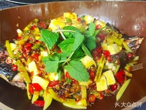 李记瓦罐烤鱼(保利凤凰湾店)