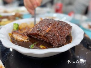 Yihui Hong