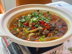 Zhou's Hunan Cuisine (Jiujiu Youth City Store)