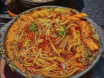 Zhengzhou Old-Style Potato Noodle Pot (Jiuting Branch)