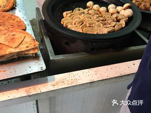 A Long Bakery Specialty Dessert Shop