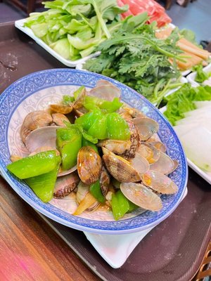 Bao Wo Ying Charcoal Edge Pot