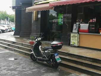 Lanzhou Beef Noodles (Xinyue Apartment Store)