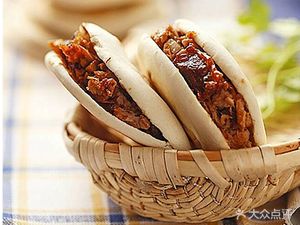 Shaanxi Lajirou Meat Sandwich, Beef Soup, Cold Skin Noodles