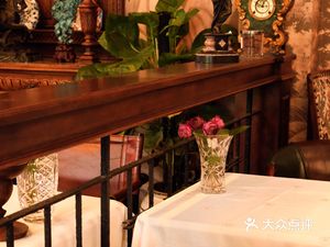 Antique & Art Cafe