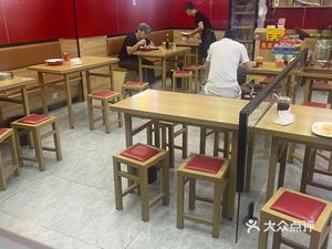Shaxia Second Generation Snack · Longjiang Pork Trotter Rice (Meikang Road Branch)