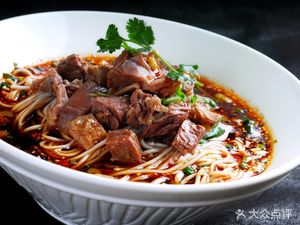 Qīnghǎi Rénjiā Premium Beef Noodles (Zǐténg Road Branch)