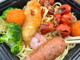 Must-Try Seafood Crab Roe Noodles (Gubei Road Store)