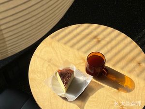 DUFOUR Cafe & Bar