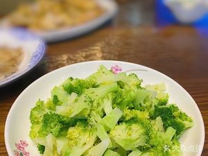 Sihai Pigeon Mountain Specialty Food Restaurant