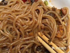 Wagang WeiTang FenMian Dian (瓦缸煨湯粉面店)