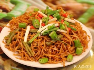 Iron Pot Stewed Noodles (Baogu Lane Branch)
