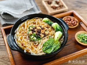 Xi'an Snack Pot Noodles Skin Iron Pot Stewed Noodles (Longcheng Shangdu Branch)