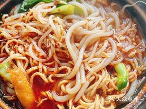 Lao Leng's Crossing Bridge Rice Noodles