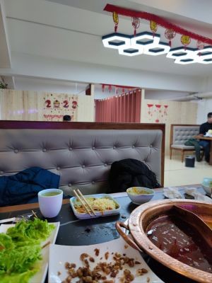 Qianlu Dining Hall Hot Pot Lobster