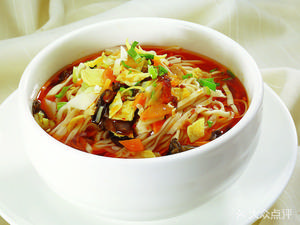 Shaanxi Sàozǐ Miàn Guǎn (Renmin Zhonglu Branch)