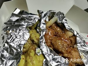 Three Seniors' Korean Fried Chicken (Xingju Plaza Branch)