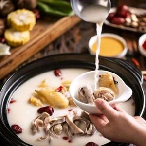 Huangwu Yelin Pig's Intestine Chicken & Coconut Chicken