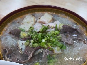 Chen's Chaowu Pig Offal Soup Noodles Family