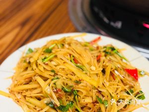Shudu Stone Pot Fish Pig's Trotter Chicken