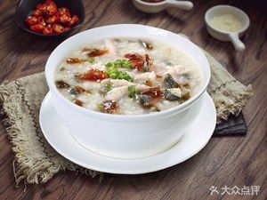 Rice Noodle Rolls with Boiled Porridge (Quan Tang Road Store)