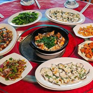 Bayfeng Farm · Signature Delicious Chicken & Fish · Original Healthy