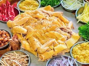 Xitou Yinggu Restaurant · Noodles with Chicken · Bamboo Tube Rice · Camp