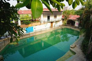 Food & Leisure Farmhouse