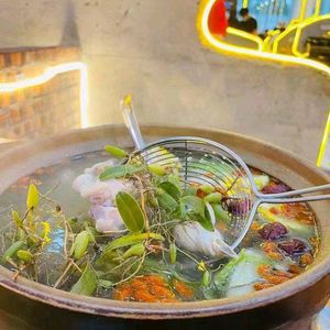Guang-style Charcoal Barbecue Chicken Pot
