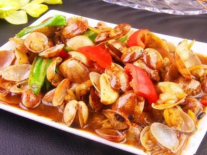 Guangtou Lao Sandpot Rice, Grilled Fish, and Crawfish