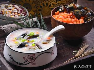 Bai Hua Stone-Mill Steamed Rice Noodles