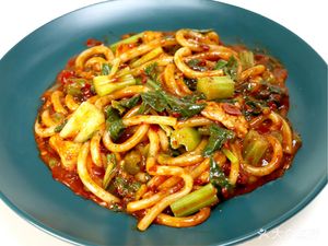 The Legendary Xinjiang Fried Rice Noodles (Luohu Branch)